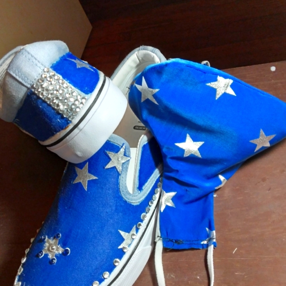 Shoe's, Mask